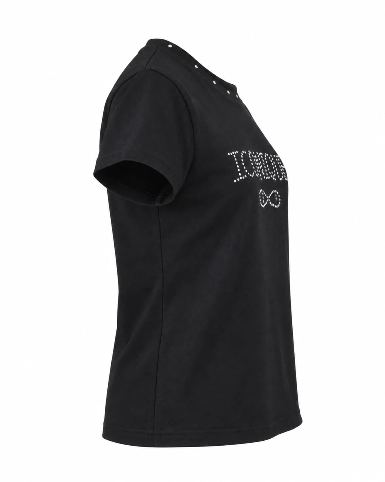 Remera Beatriz Tachas — Perfil izquierdo